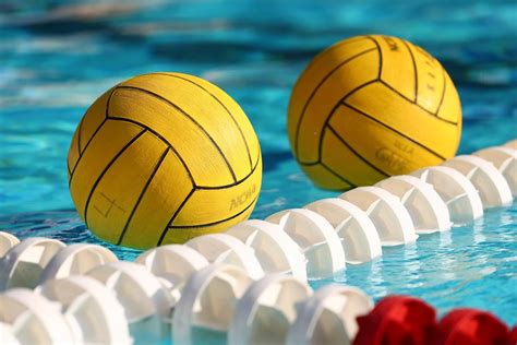 Water polo .